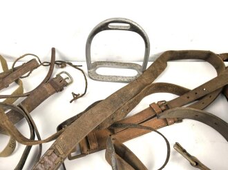 Gewaltiges Konvolut Ersatzteile und verbastelte Taschen. Alles mehr oder weniger defekt.