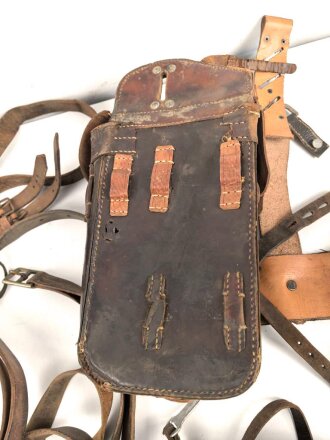 Gewaltiges Konvolut Ersatzteile und verbastelte Taschen. Alles mehr oder weniger defekt.