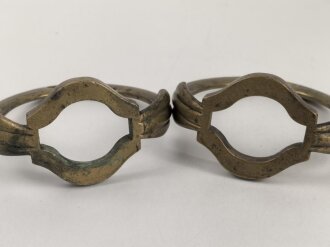 Paar Steigbügel aus schwerem Messing, Alter und Herkunft unbekannt.