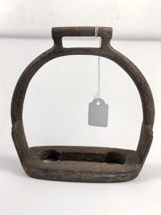 Einzelner Steigbügel , Alter und Herkunft unbekannt.