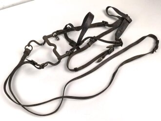 Dienstzaumzeug mit Kandare ,ich glaube eine tschechische Abnahme von 1934 zu erkennen . Guter Gesamtzustand, Leder weich