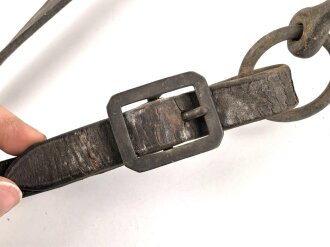 Dienstzaumzeug mit Kandare ,ich glaube eine tschechische Abnahme von 1934 zu erkennen . Guter Gesamtzustand, Leder weich