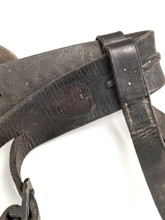 Dienstzaumzeug mit Kandare ,ich glaube eine tschechische Abnahme von 1934 zu erkennen . Guter Gesamtzustand, Leder weich