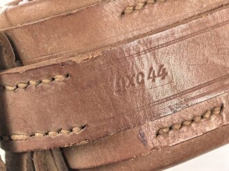 Halskoppel zum Sielengeschirr 25 der Wehrmacht, ungereinigtes Stück, datiert 1944