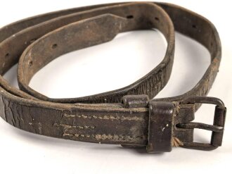 Lederriemen für Kavallerie oder bespannte Artillerie, datiert 1937. Ungereinigtes Stück, Länge etwa 120cm