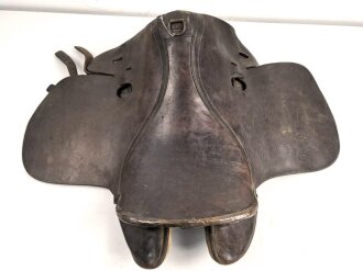 Frankreich 1. Weltkrieg, Sattel " Chesaud Paris 1914" Leder weich., ungereinigtes Stück