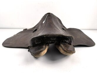 Frankreich 1. Weltkrieg, Sattel " Chesaud Paris 1914" Leder weich., ungereinigtes Stück