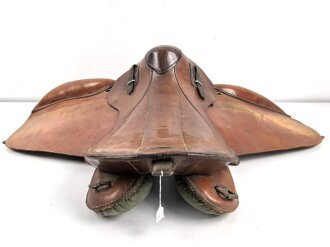 Armeesattel Wehrmacht, Hersteller Becker Berlin, neuzeitlich restauriertes Stück
