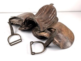 k.u.k. Österreich, Armeesattel in gutem Gesamtzustand, datiert 15, Hersteller aus Wien, ungereinigtes Stück