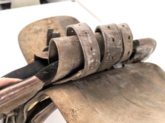 k.u.k. Österreich, Armeesattel in gutem Gesamtzustand, datiert 15, Hersteller aus Wien, ungereinigtes Stück