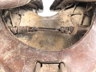 k.u.k. Österreich, Armeesattel in gutem Gesamtzustand, datiert 15, Hersteller aus Wien, ungereinigtes Stück