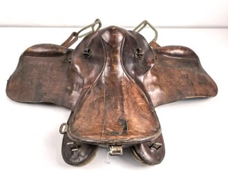 1. Weltkrieg, Armee Sattel datiert 1916, guter Gesamtzustand, ungereinigtes Stück