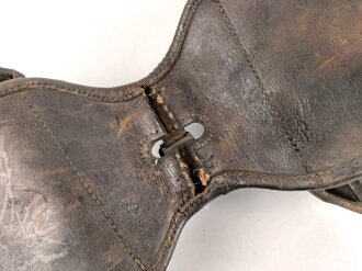 Kaiserreich und 1. Weltkrieg, Paar Satteltaschen, Leder weich, datiert 1908 ? Ungereinigt