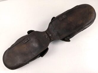 Kaiserreich und 1. Weltkrieg, Paar Satteltaschen, Leder weich, datiert 1908 ? Ungereinigt