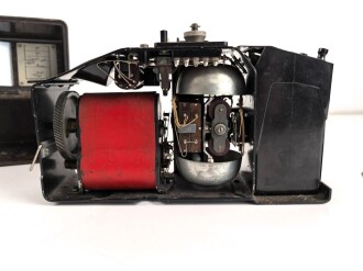 Feldfernsprecher 33 der Wehrmacht. datiert 1940, Funktion nicht geprüft