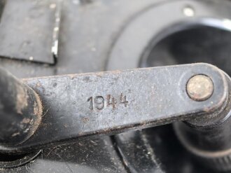 Feldfernsprecher 33 der Wehrmacht. datiert 1940, Funktion nicht geprüft