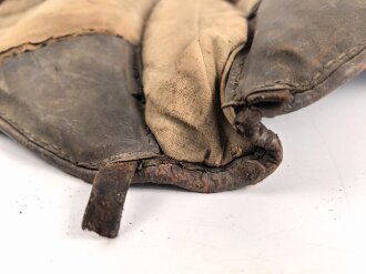 Kaiserreich und 1. Weltkrieg, Sitzkissen für einen Bocksattel. Leder zum Teil angetrocknet, ungereinigtes Stück