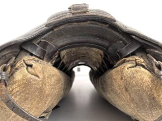 1. Weltkrieg,  Armee Sattel datiert 1915,  ungereinigtes Stück in gutem Gesamtzustand