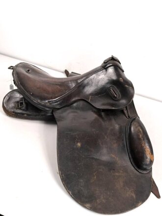 1. Weltkrieg,  Armee Sattel datiert 1915,  ungereinigtes Stück in gutem Gesamtzustand