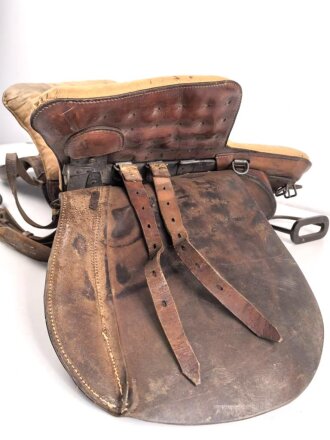 Armeesattel Wehrmacht, Größe 4, datiert 1943, guter Gesamtzustand, ungereinigtes Stück