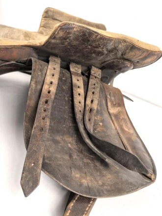 Armeesattel Wehrmacht, undeutlicher Stempel, guter Gesamtzustand, ungereinigtes Stück