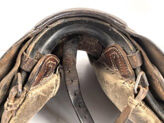 Armeesattel Wehrmacht, undeutlicher Stempel, guter Gesamtzustand, ungereinigtes Stück