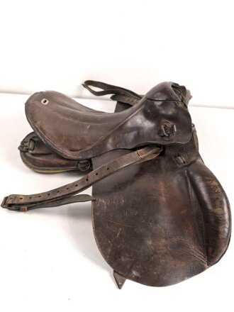Armeesattel Wehrmacht, undeutlicher Stempel, guter Gesamtzustand, ungereinigtes Stück