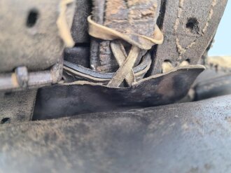 Kaiserreich und 1. Weltkrieg,  Armee Sattel in gutem Gesamtzustand, Kammerstück Dragoner Regiment 1, datiert 1988,  ungereinigtes Stück