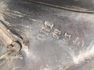 Kaiserreich und 1. Weltkrieg,  Armee Sattel in gutem Gesamtzustand, Kammerstück Dragoner Regiment 1, datiert 1988,  ungereinigtes Stück