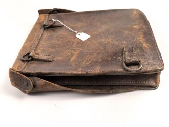 Kartentasche braunes Leder, Alter und Herkunft unbekannt, maße  22 x 25cm