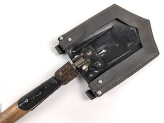 Nationale Volksarmee der DDR, Klappspaten in Tasche