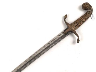 Blankwaffe im orientalischen Stil. Gesamtlänge 92cm, Alter und Herkunft unbekannt
