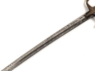 Blankwaffe im orientalischen Stil. Gesamtlänge 92cm, Alter und Herkunft unbekannt