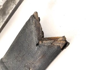 Blankwaffe im orientalischen Stil. Gesamtlänge 93cm, Alter und Herkunft unbekannt