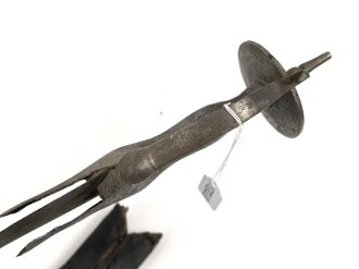 Blankwaffe im orientalischen Stil. Gesamtlänge 93cm, Alter und Herkunft unbekannt