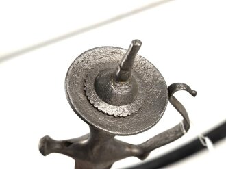 Blankwaffe im orientalischen Stil. Gesamtlänge 93cm, Alter und Herkunft unbekannt