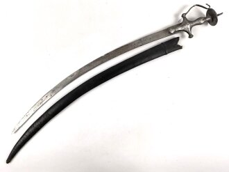Blankwaffe im orientalischen Stil. Gesamtlänge 93cm, Alter und Herkunft unbekannt