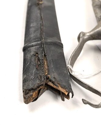 Blankwaffe im orientalischen Stil. Gesamtlänge 93cm, Alter und Herkunft unbekannt