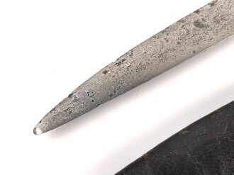 Blankwaffe im orientalischen Stil. Gesamtlänge 93cm, Alter und Herkunft unbekannt