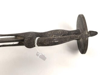 Blankwaffe im orientalischen Stil. Gesamtlänge 87cm, Alter und Herkunft unbekannt