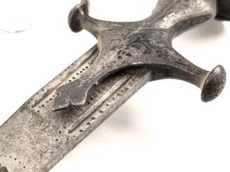 Blankwaffe im orientalischen Stil. Gesamtlänge 87cm, Alter und Herkunft unbekannt