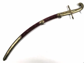 Blankwaffe im orientalischen Stil. Gesamtlänge 100cm, Alter und Herkunft unbekannt