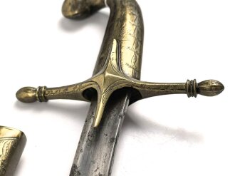 Blankwaffe im orientalischen Stil. Gesamtlänge 100cm, Alter und Herkunft unbekannt