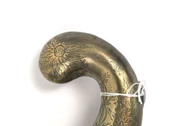 Blankwaffe im orientalischen Stil. Gesamtlänge 100cm, Alter und Herkunft unbekannt