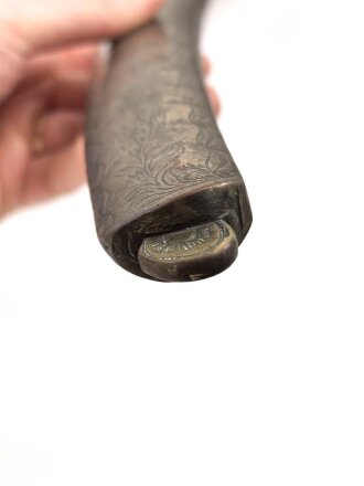 Blankwaffe im orientalischen Stil. Gesamtlänge 100cm, Alter und Herkunft unbekannt