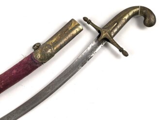 Blankwaffe im orientalischen Stil. Gesamtlänge 100cm, Alter und Herkunft unbekannt