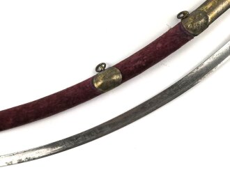 Blankwaffe im orientalischen Stil. Gesamtlänge 100cm, Alter und Herkunft unbekannt