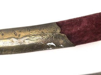 Blankwaffe im orientalischen Stil. Gesamtlänge 100cm, Alter und Herkunft unbekannt