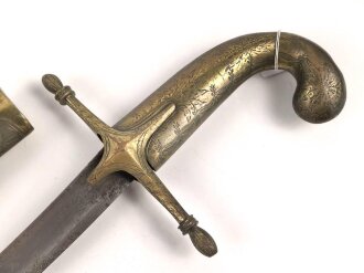 Blankwaffe im orientalischen Stil. Gesamtlänge 100cm, Alter und Herkunft unbekannt