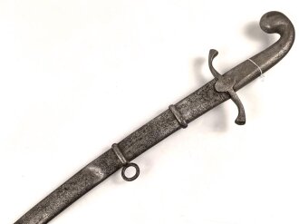 Blankwaffe im orientalischen Stil. Gesamtlänge 99cm, Alter und Herkunft unbekannt